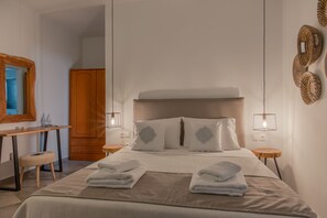 Panoramic Studio, 1 Double Bed, Sea View | Tempur-Pedic beds, soundproofing, iron/ironing board, free WiFi - Alkyoni Studios (Andros)