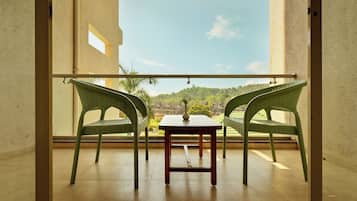 Comfort Room, 1 Double Bed, Balcony, Garden View | Terrace/patio