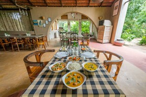 Food and drink - Mahua Vann Pench (Kurai)