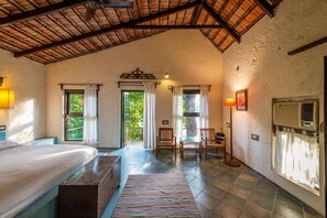 Cottage without Deck | Pimennysverhot, lisÀvuoteet, vuodevaatteet