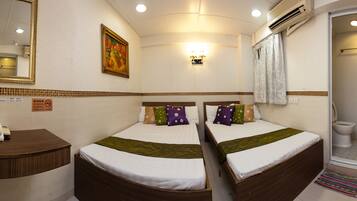 Twin Room | Free WiFi, bed sheets, wheelchair access