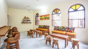 Lobby lounge - Ten to Ten Stone Town - Hostel (Zanzibar Town)