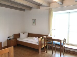 Doppel- oder Zweibettzimmer