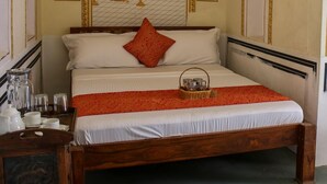 Superior Room | Rollaway beds, free WiFi - Paawana Haveli Mandaawa (Jhunjhunu)
