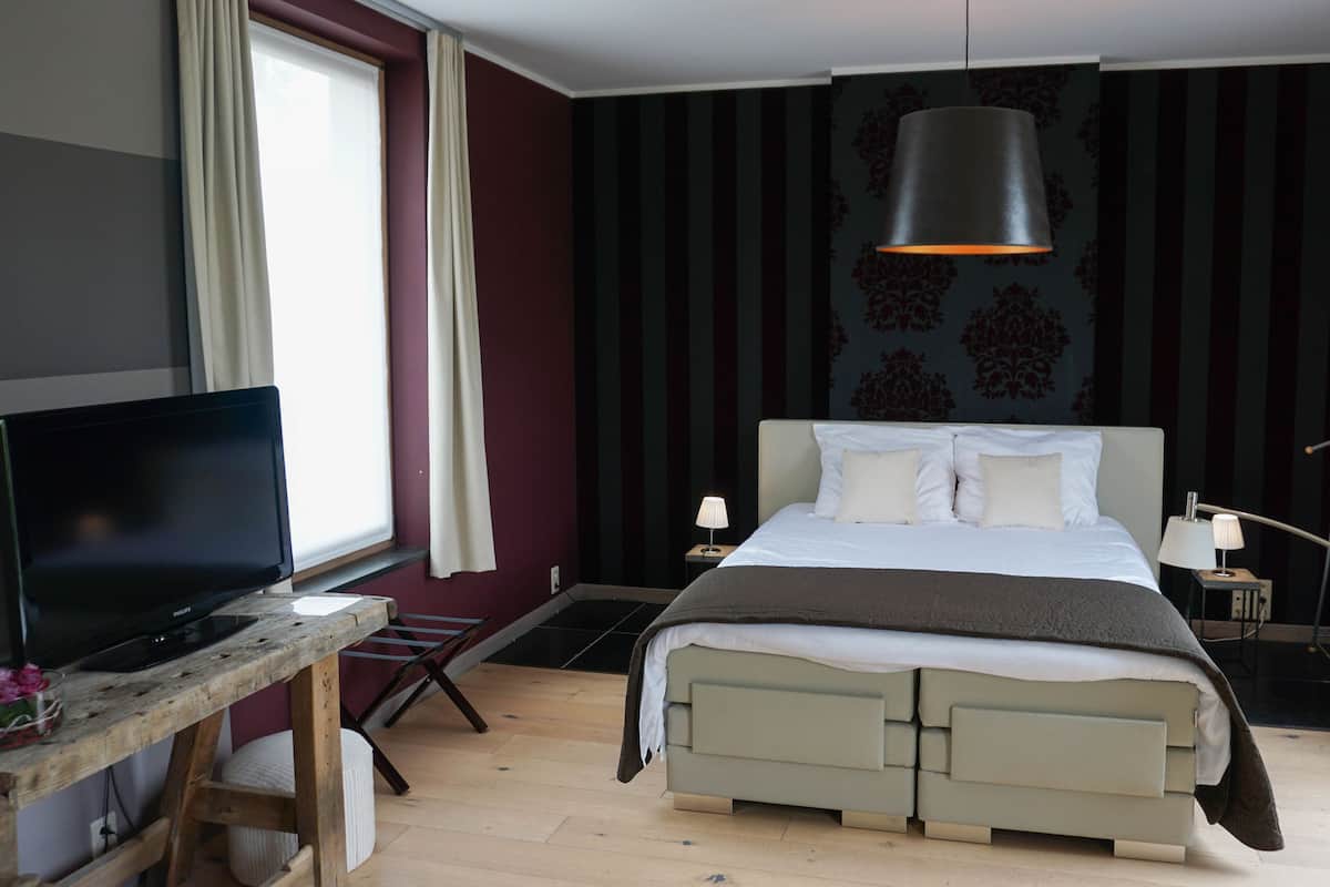 1 bedroom, premium bedding, Select Comfort beds, minibar