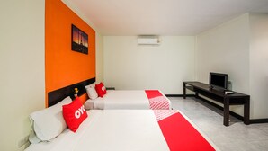 Standard Twin Room - Roar Inn Patong (Patong)