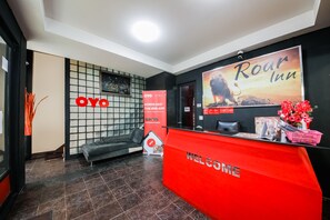 Reception - Roar Inn Patong (Patong)