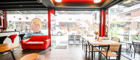 Coin salon dans le hall