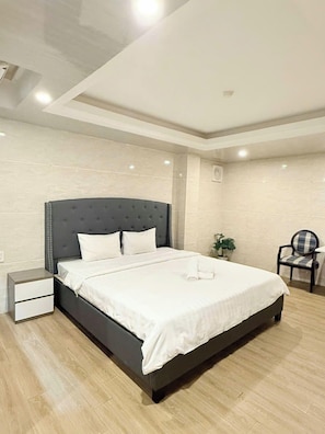 Minibar, in-room safe, desk, soundproofing