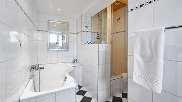 Junior Room (32) | Bathroom | Hair dryer, bathrobes, towels, soap