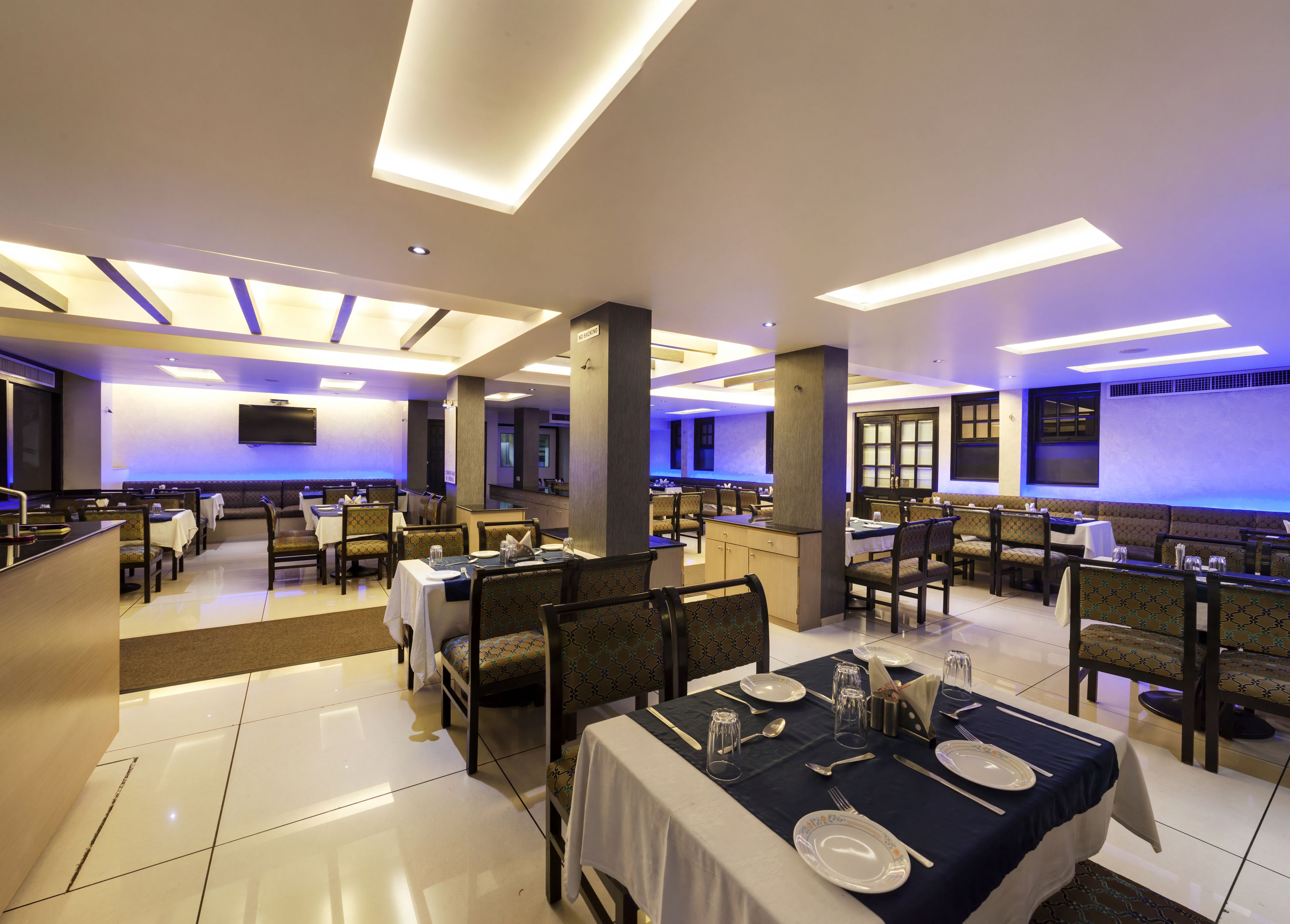 2 restaurants, breakfast, lunch, dinner served; Indian cuisine 