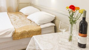 Blackout drapes, rollaway beds (surcharge), bed sheets - Serenity in the Mountains (HaGalil HaElyon)