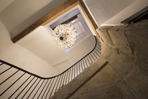 Interior entrance - Chateau d'Olmet Guesthouse (Olmet-et-Villecun)