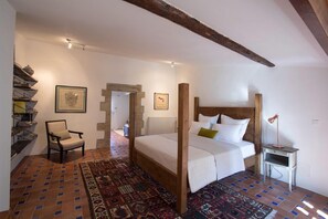 Suite ( Salagou) | Luxe beddengoed, pillowtop-bedden, individueel gedecoreerd
