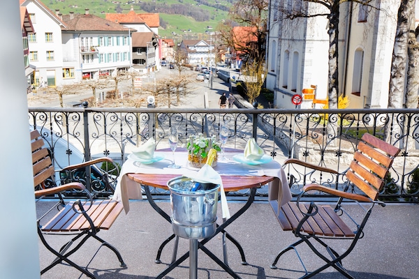 Spécialités Cuisine locale et internationale