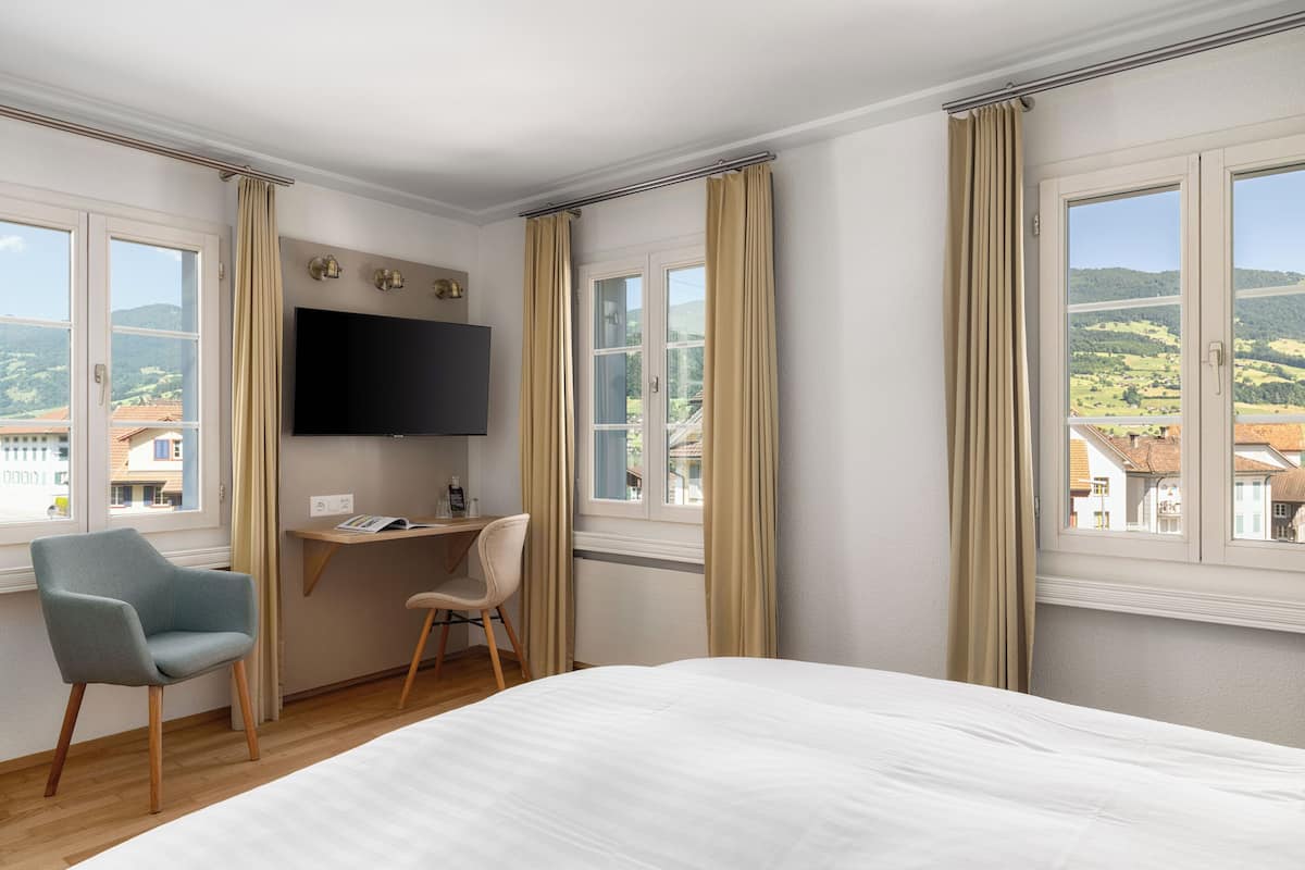 In-room safe, desk, WiFi (free), bed sheets