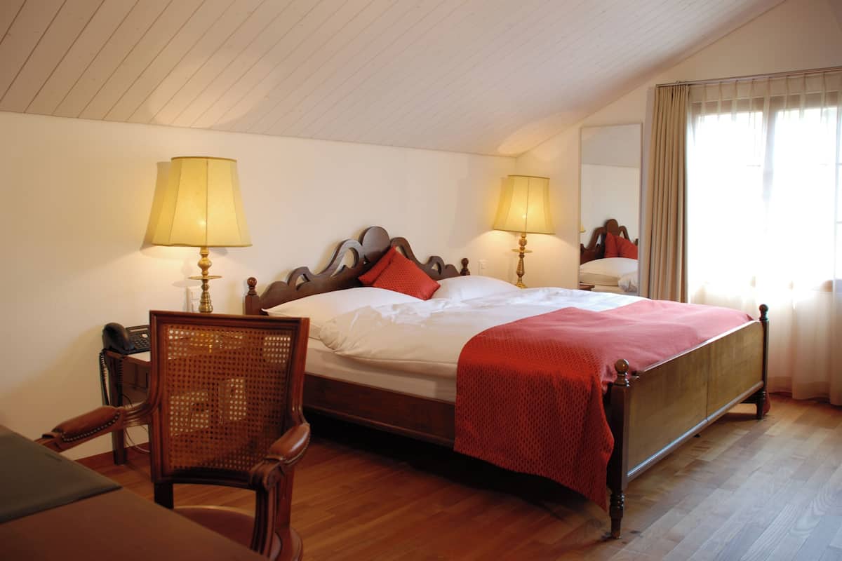 Comfort Double Room | In-room safe, desk, WiFi (free), bed sheets