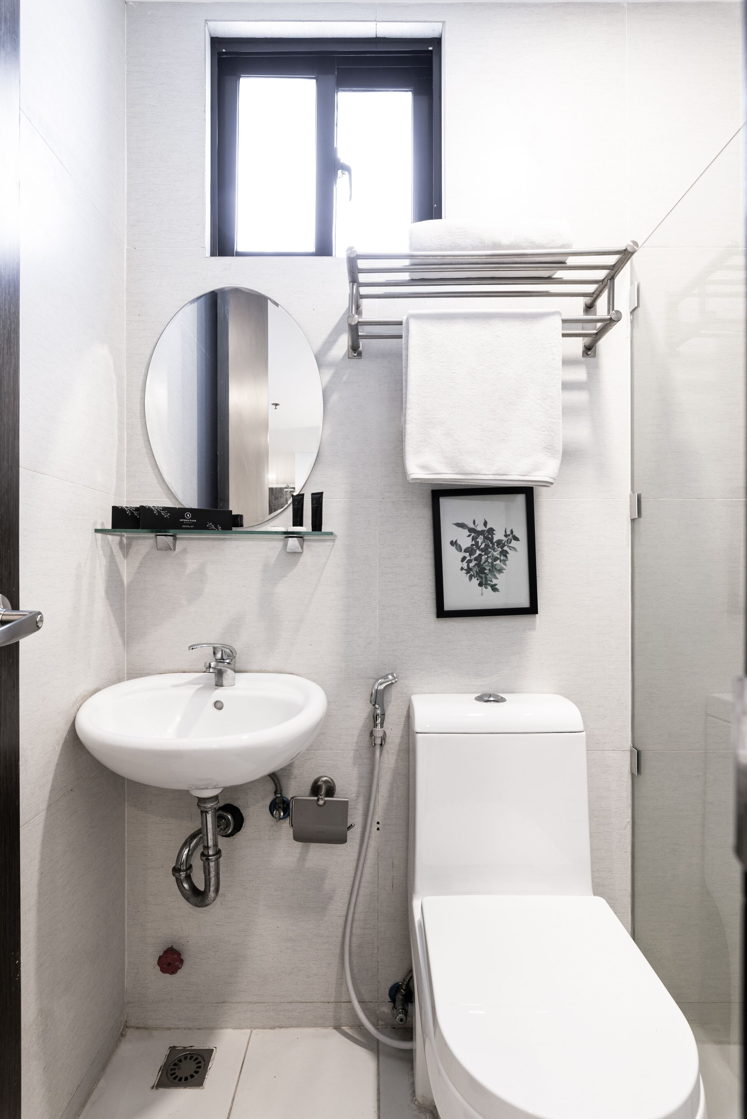 deluxe room, 1 bedroom | bathroom | shower, rainfall showerhead, free toiletries, hair dryer