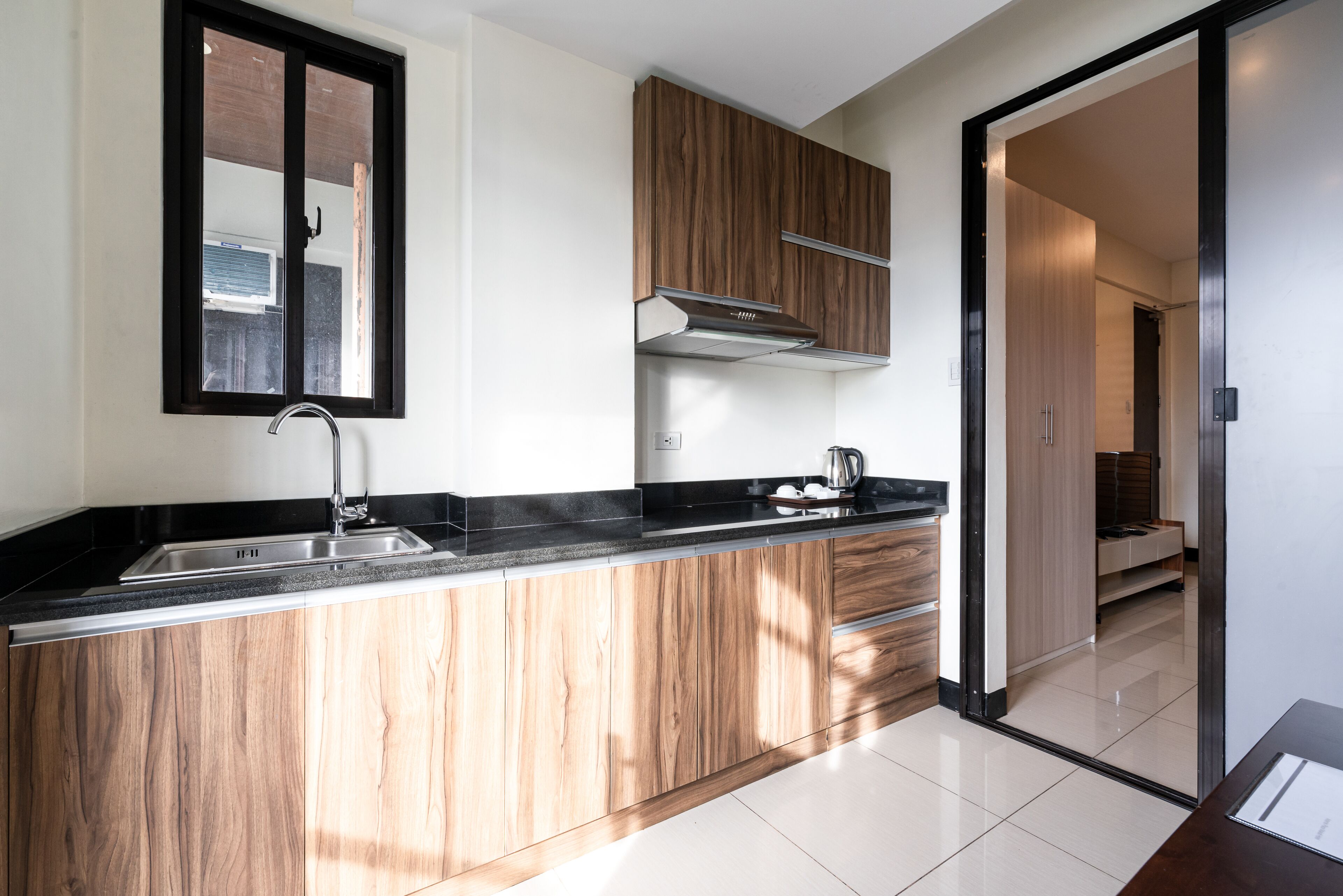 premier family studio | private kitchenette | fridge, electric kettle