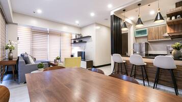 Makan di kamar