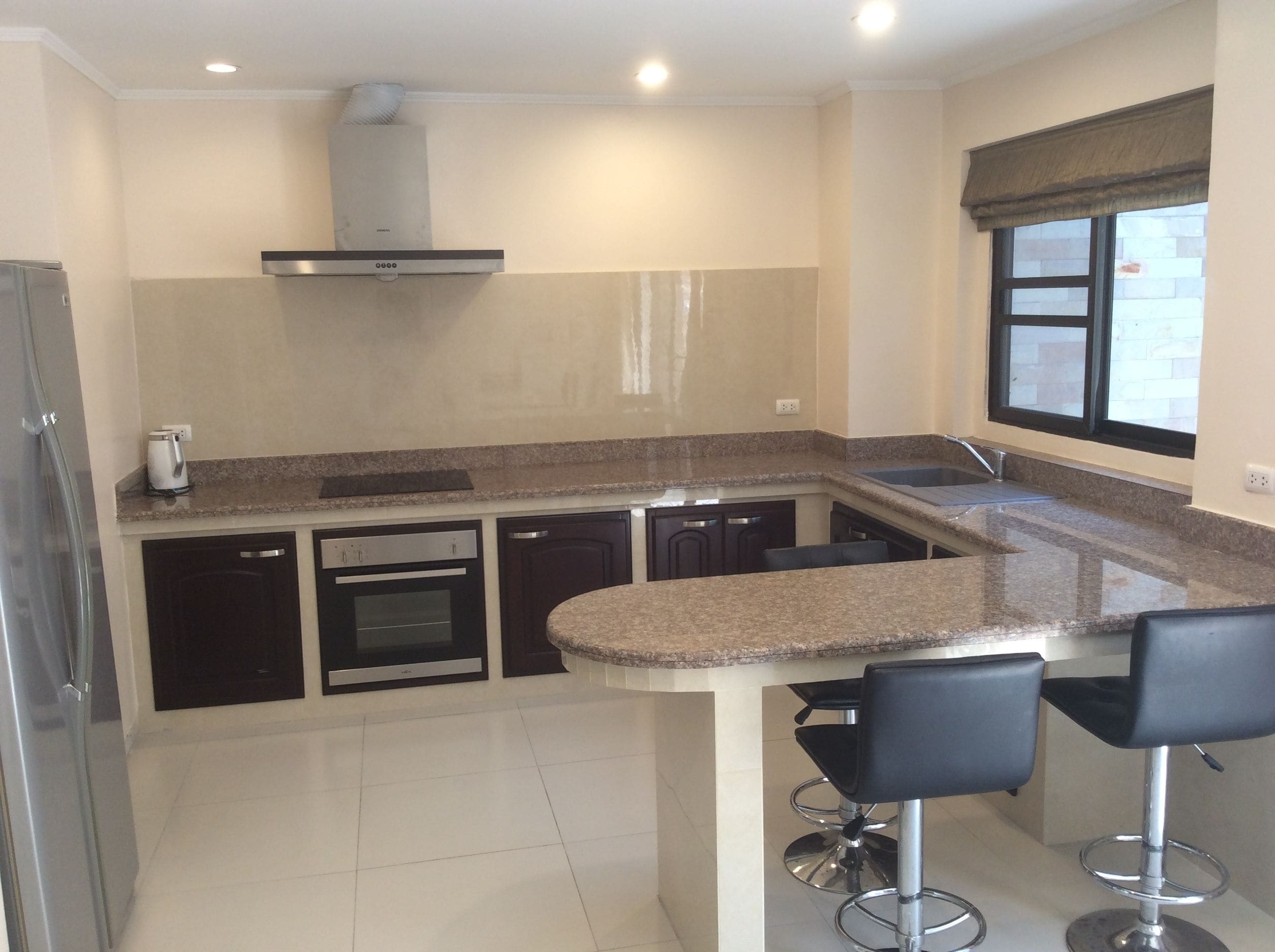 联排别墅, 4 间卧室, 厨房, 临海 | 私人厨房 | 大冰箱、微波炉、烤箱、炉灶