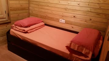 2 bedrooms, bed sheets