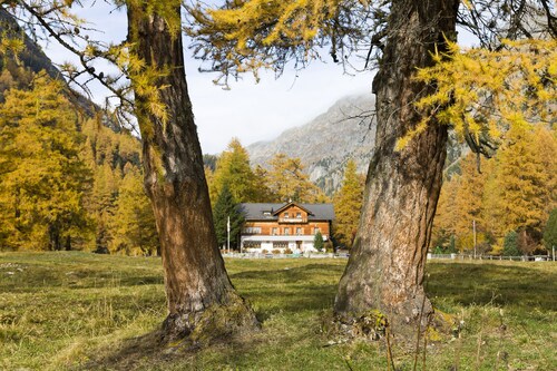 Spinas Gasthaus Val Bever - Hostel