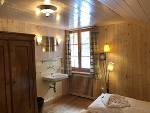 Wifi gratis y ropa de cama