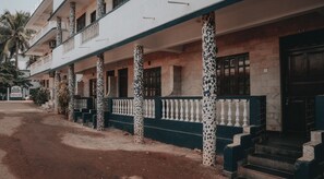 Front of property - Blue Marine Resort (Calangute)