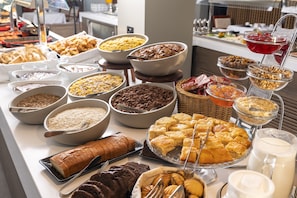 Bao gồm bữa sáng buffet hàng ngày 