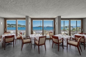 包含每日自助早餐