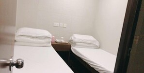 Twin Room | Free WiFi