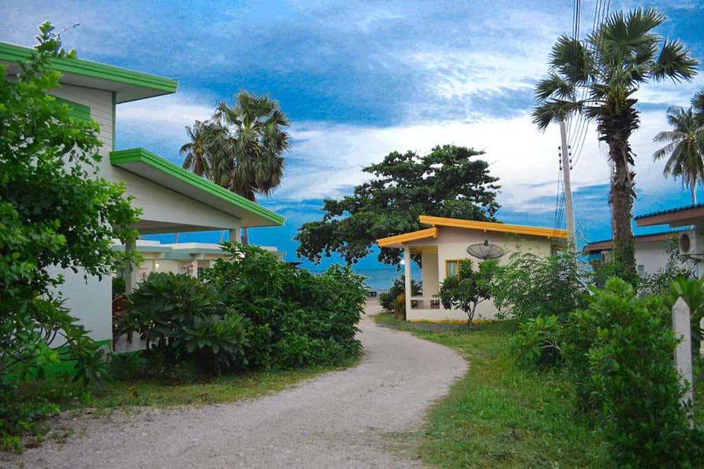 Baan Chomlay Resort