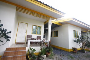 Exterior - Baan Chomlay Resort (Khanom)