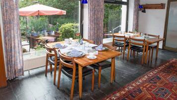 Buffet breakfast on weekdays (EUR 15 per person)