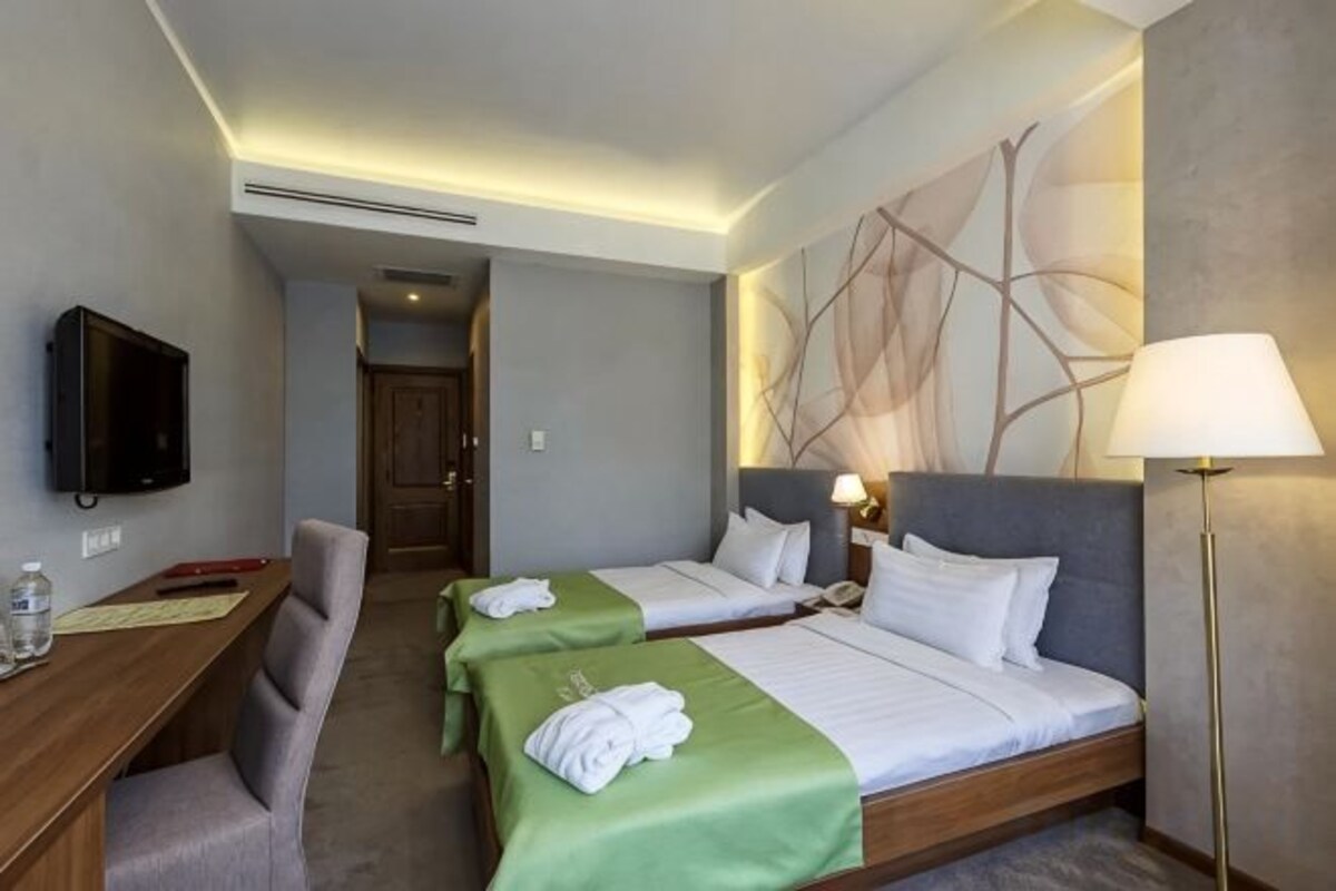 Premium bedding, minibar, in-room safe, desk