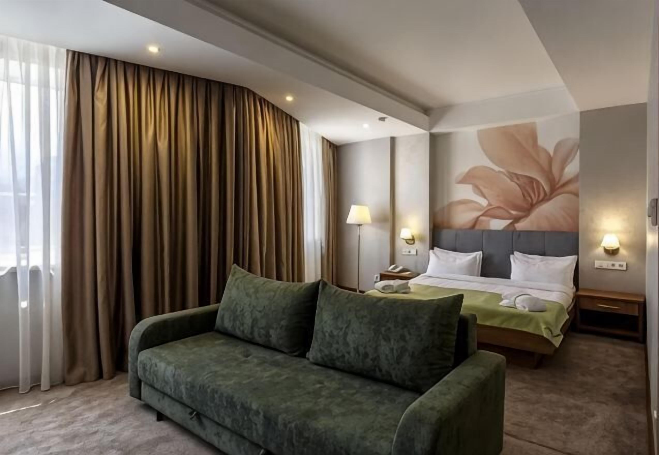 Premium bedding, minibar, in-room safe, desk