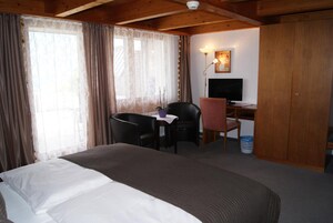 客房内保险箱、特色装修、特色家居、免费 WiFi