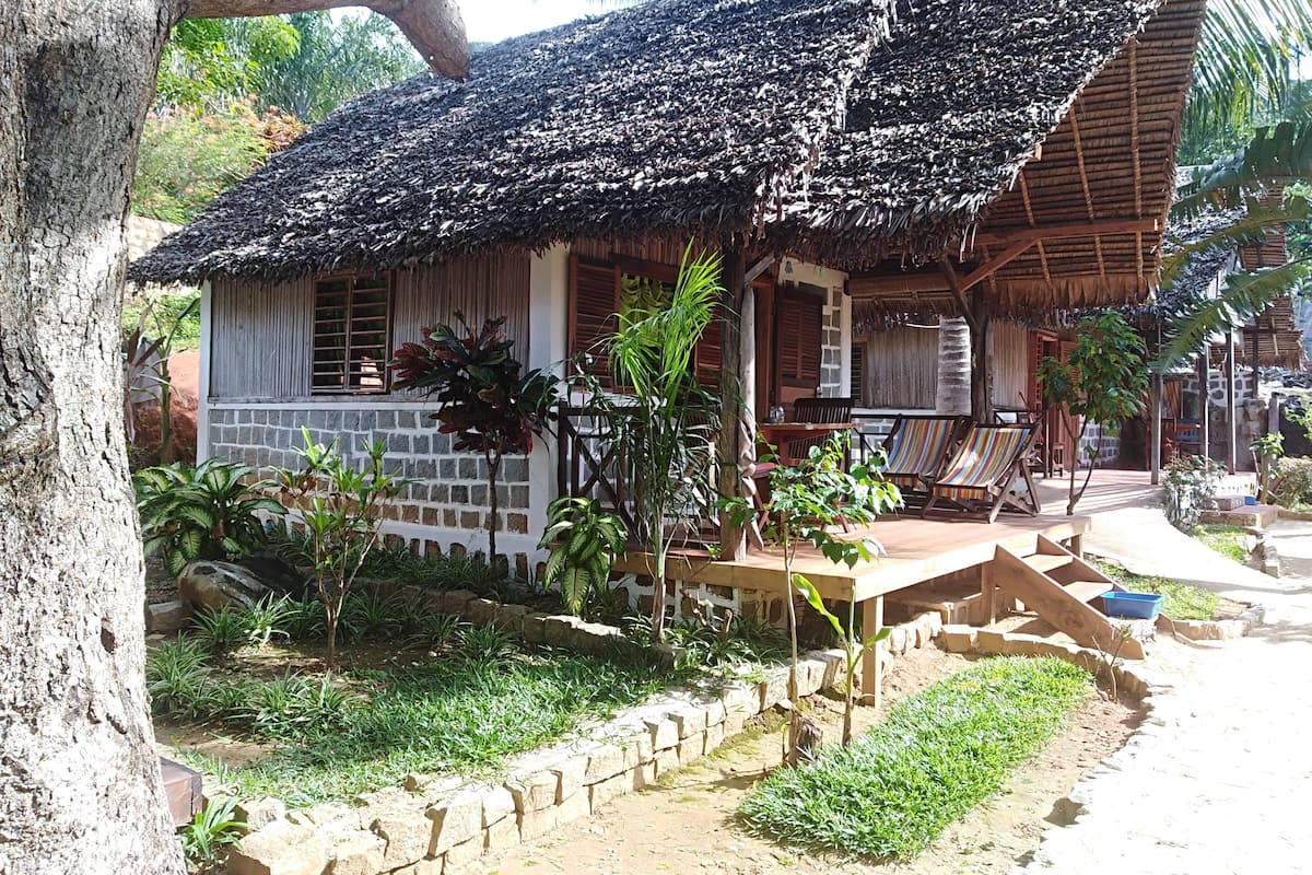 Comfort Bungalow (Iranja) | 1 bedroom, Select Comfort beds, in-room safe, desk