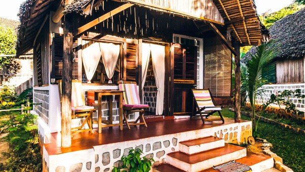 Comfort Bungalow (Tanikely) | Terrace/patio - Ilo Village (Nosy Komba)