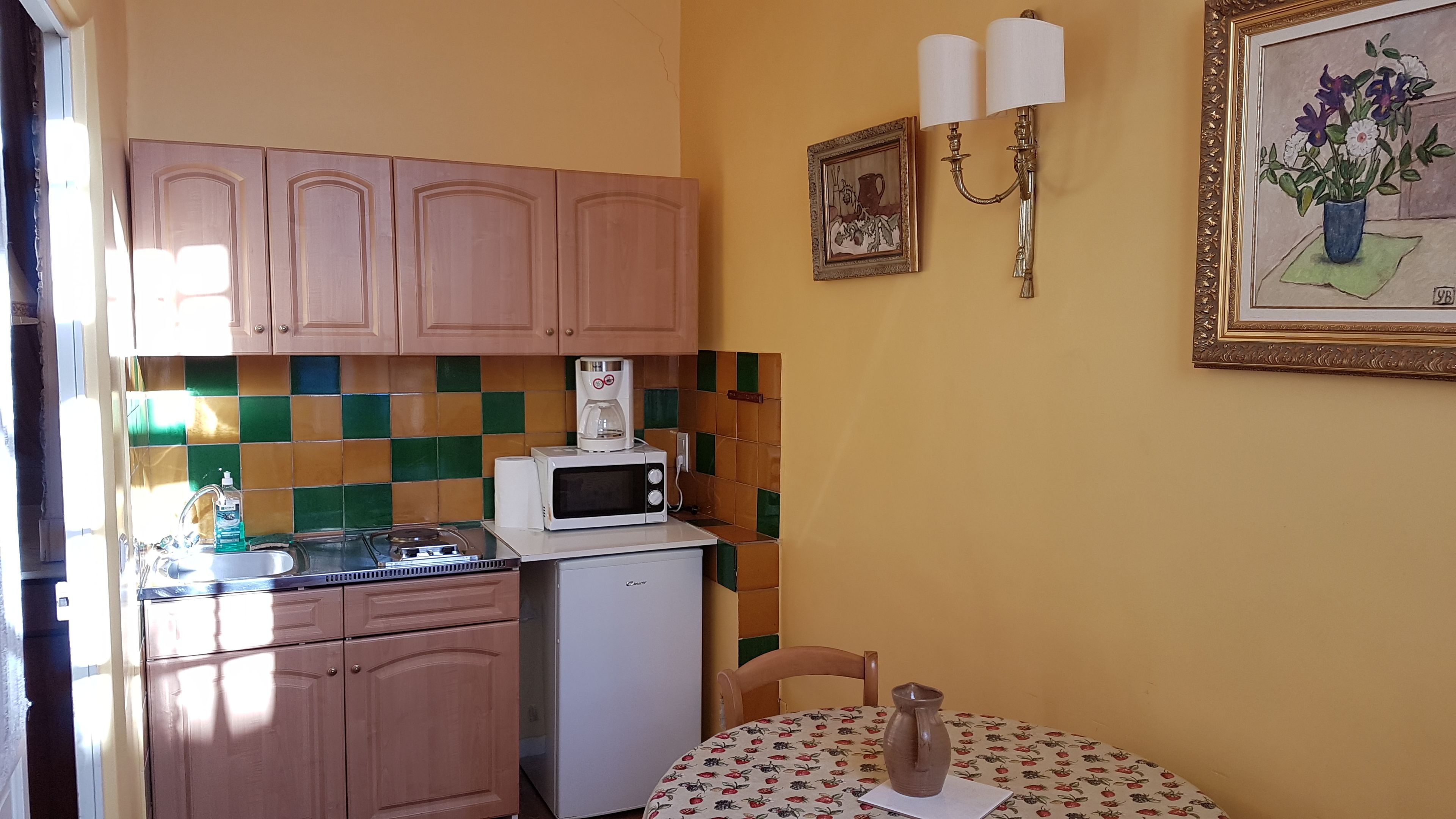 superior room, 1 queen bed, kitchenette | private kitchenette