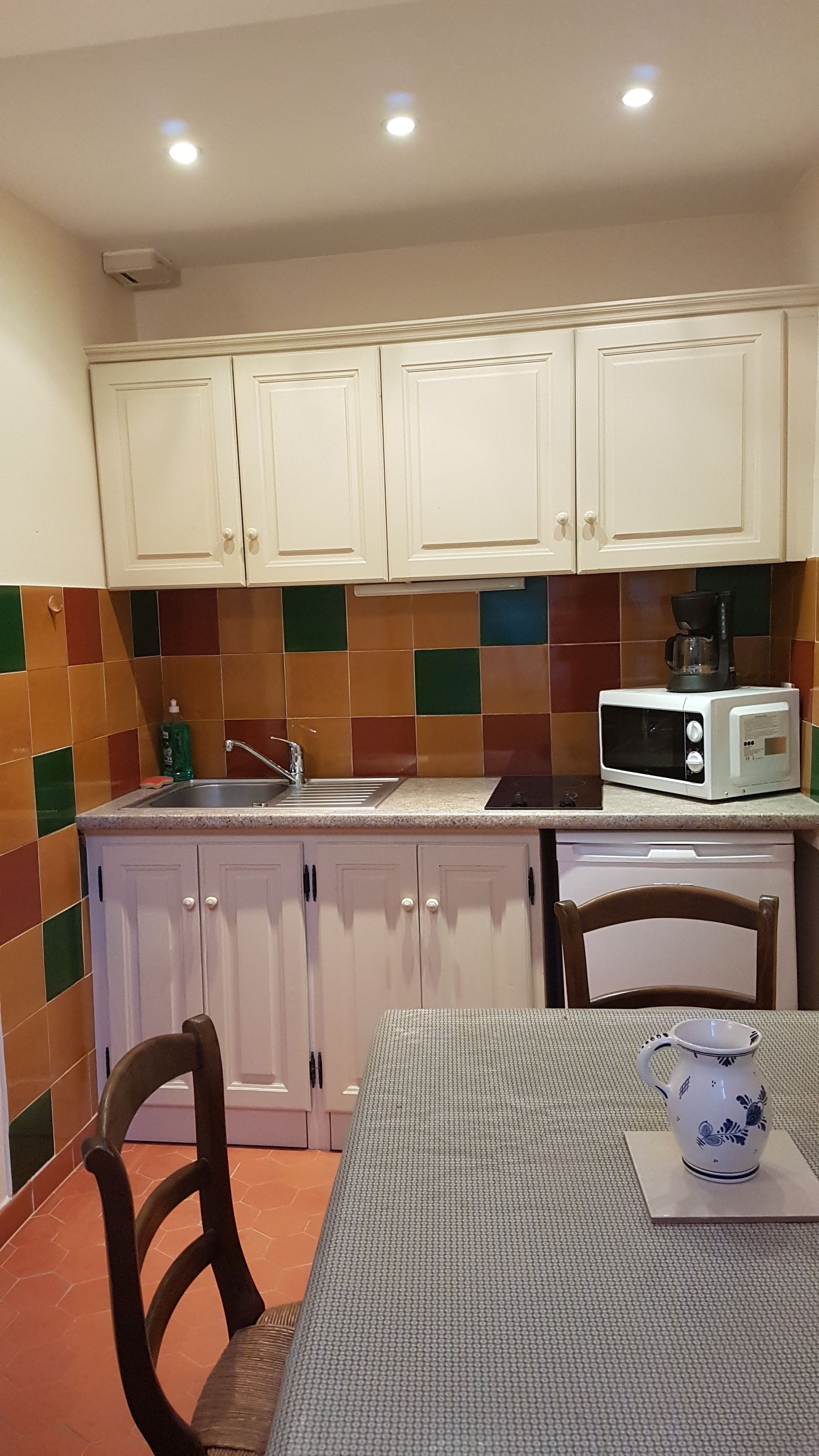 superior room, 1 queen bed, kitchenette | private kitchenette