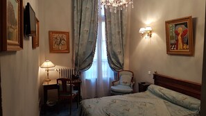 Individually decorated, individually furnished, desk, soundproofing - Hôtel Cardinal (Aix-en-Provence)