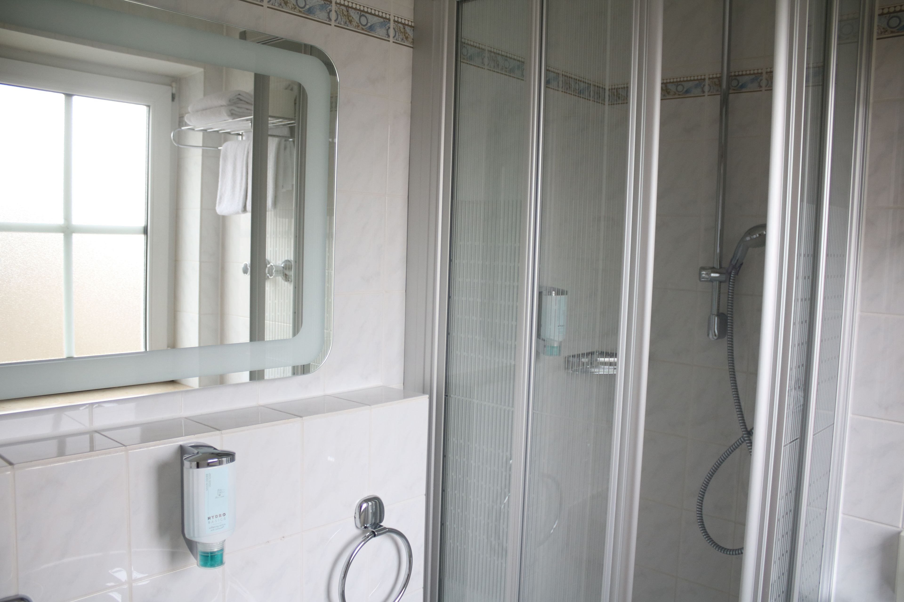 single room | bathroom | shower, rainfall showerhead, free toiletries, towels