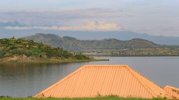 Enjoy serene lake views from this lakeside pavilion, perfect for relaxation and outdoor activities.