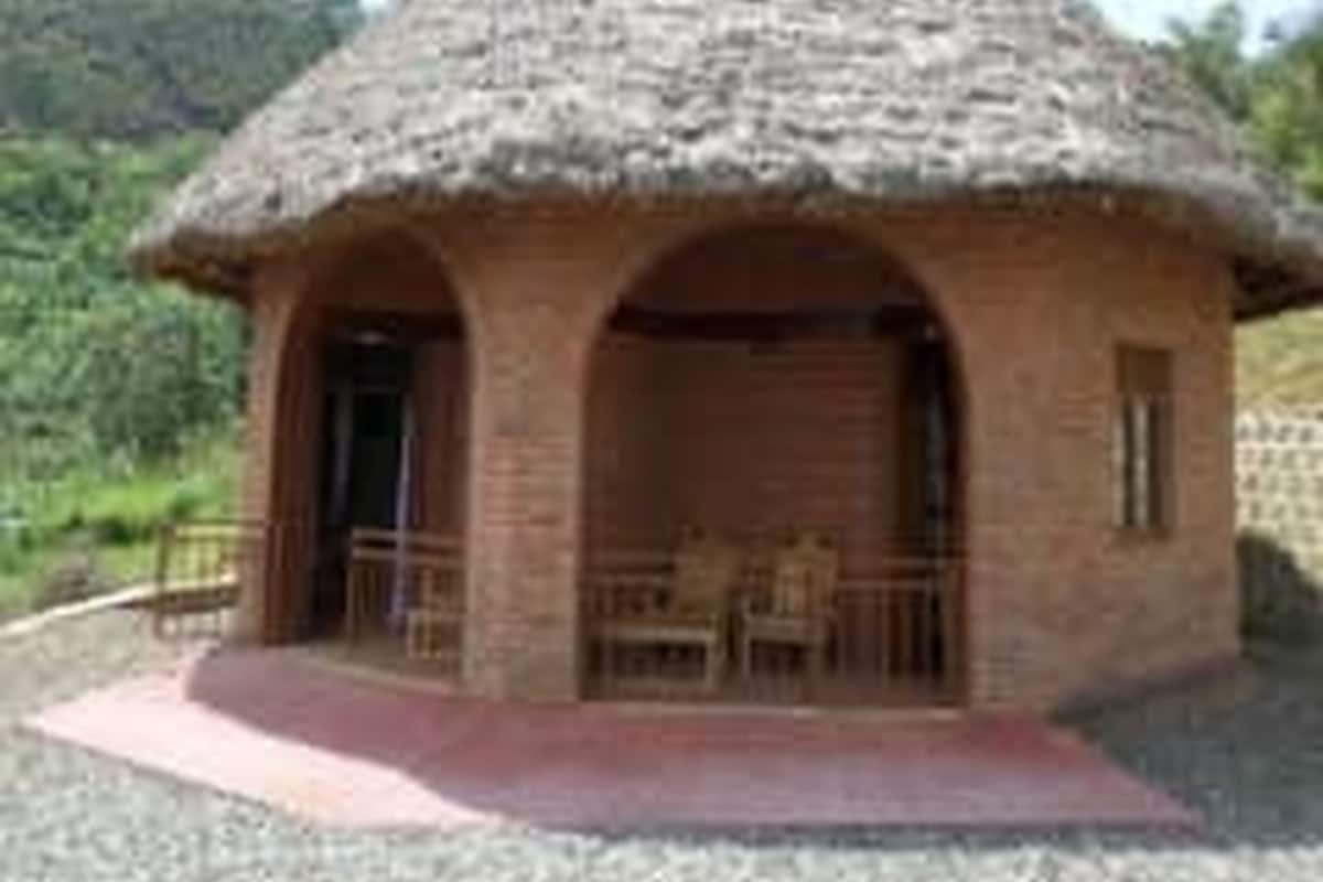 Executive Bungalow, Lake View | 6 bedrooms, minibar, bed sheets