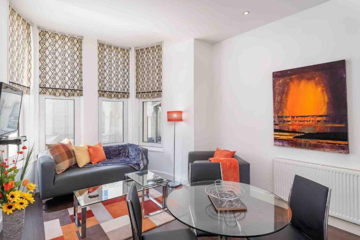 Apartment, 2 Bedrooms | Living area