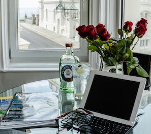 Room - Strathmore House Apartments (Plymouth)