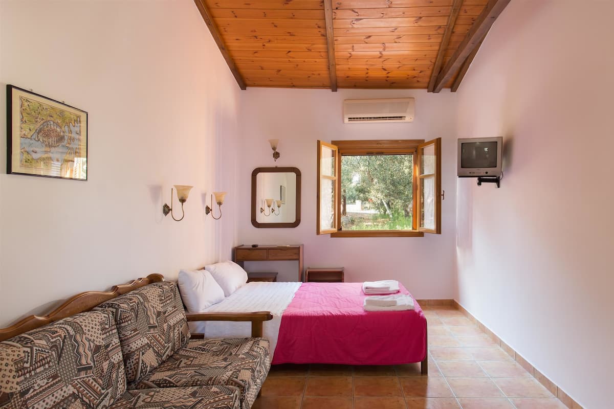 Desk, iron/ironing board, free cots/infant beds, free WiFi