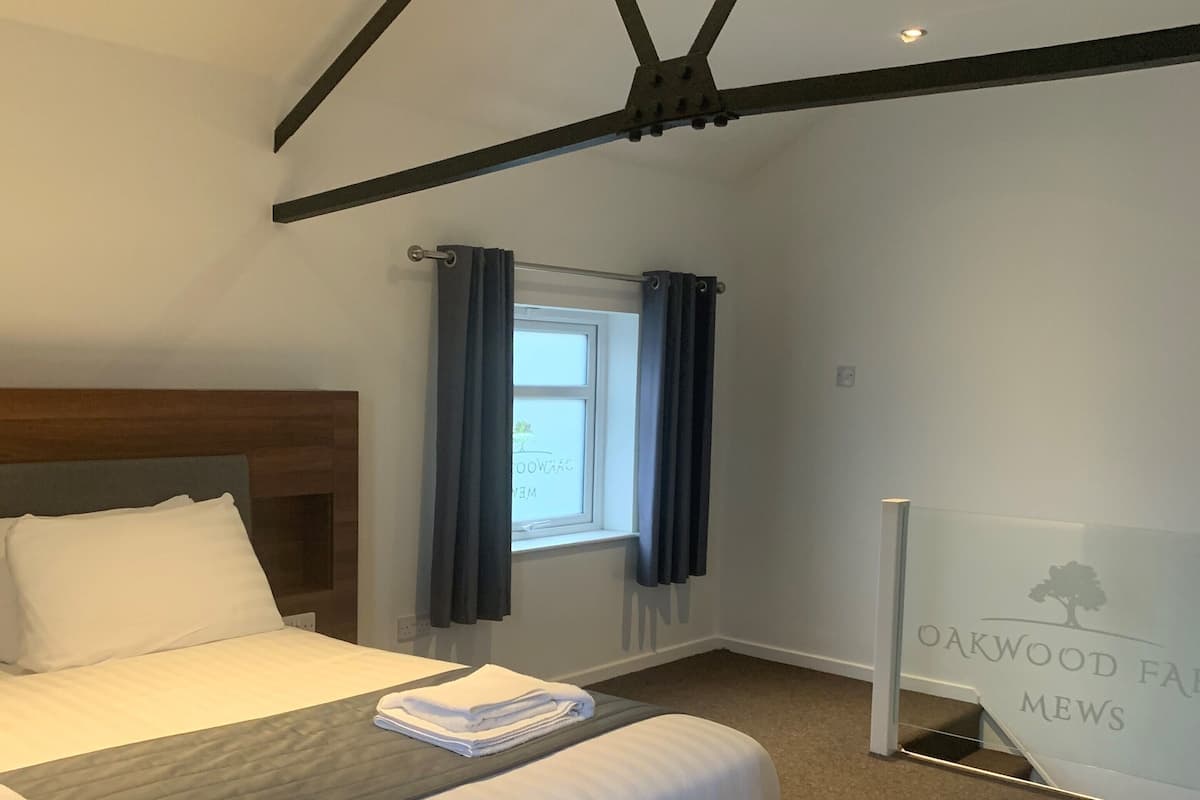 Deluxe Double or Twin Room, Private Bathroom | 1 bedroom, hypo-allergenic bedding, individually furnished